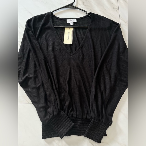NWT Evereve Layla Black Lightweight Smocked Top size small - Picture 3 of 9